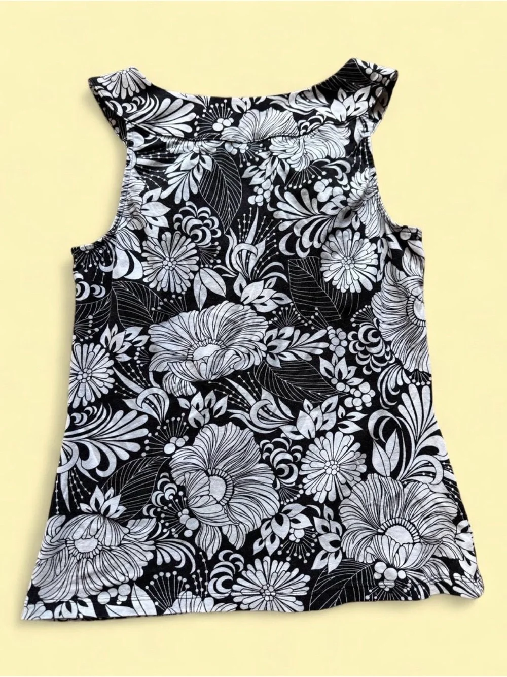 Ann Taylor Black & White Floral Scoop Neck Tank